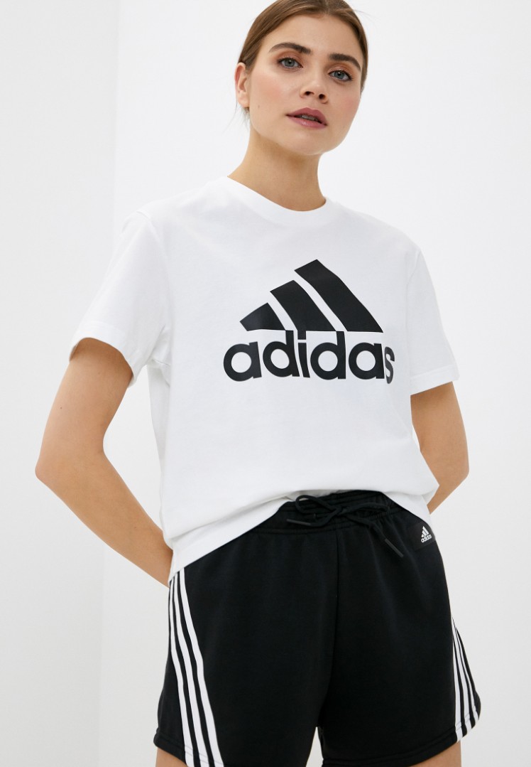 Белая свободная футболка Adidas с логотипом